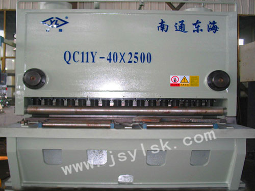 QC11Y-40*2500液壓(ya)閘式剪闆機