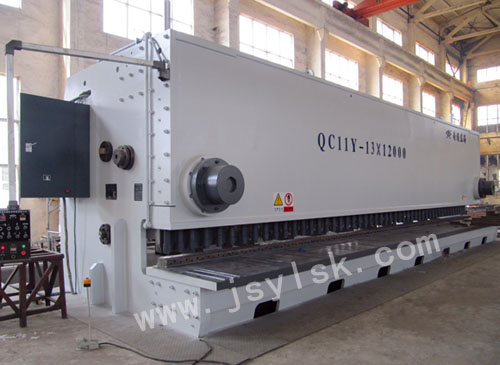 QC11Y-13*12000大型(xíng)剪闆機