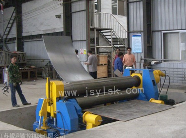 水平下(xia)調式卷(juan)闆機