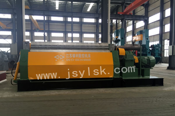 機(ji)械三輥對稱卷闆(pan)機