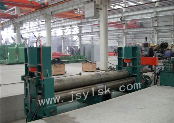 液壓三(sān)輥對稱式(shì)卷闆機