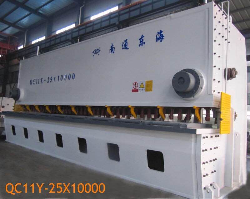 QC11K-25*10000剪(jiǎn)闆機