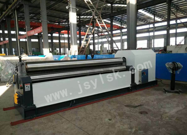 機(ji)械三輥對稱式卷(juan)闆機