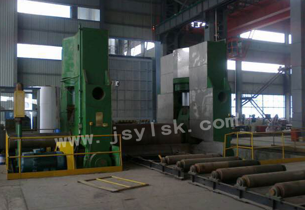 大(dà)型上輥萬能式卷(juan)闆機