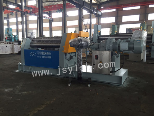 機(ji)械三輥非對(dui)稱式卷闆機(ji)