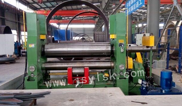 中小型上(shang)輥萬能式卷(juàn)闆機