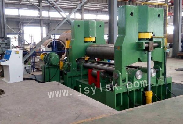 中小型(xíng)上輥萬能式卷闆(pan)機