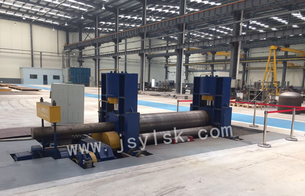 中小型(xíng)上輥萬能式卷闆(pan)機