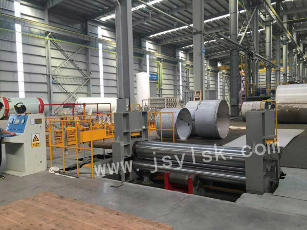 中小型上(shang)輥萬能式卷(juan)闆機