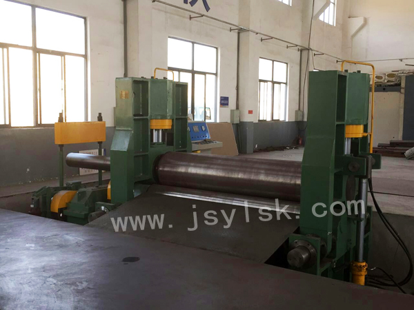 中小型(xing)上輥萬能(néng)式卷闆機(jī)