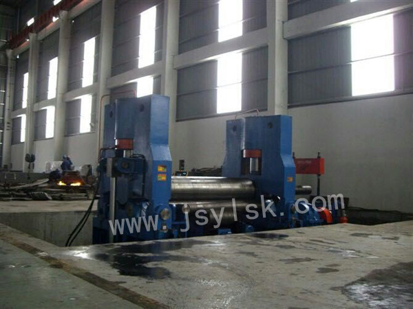 大型(xing)上輥萬(wàn)能式卷(juàn)闆機