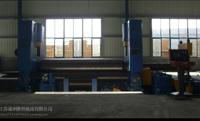 大型(xíng)上輥萬(wan)能式卷(juàn)闆機