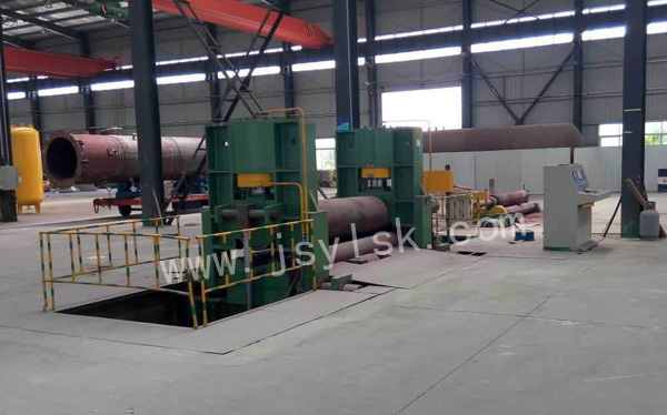 中小型(xíng)上輥萬(wàn)能式卷(juàn)闆機