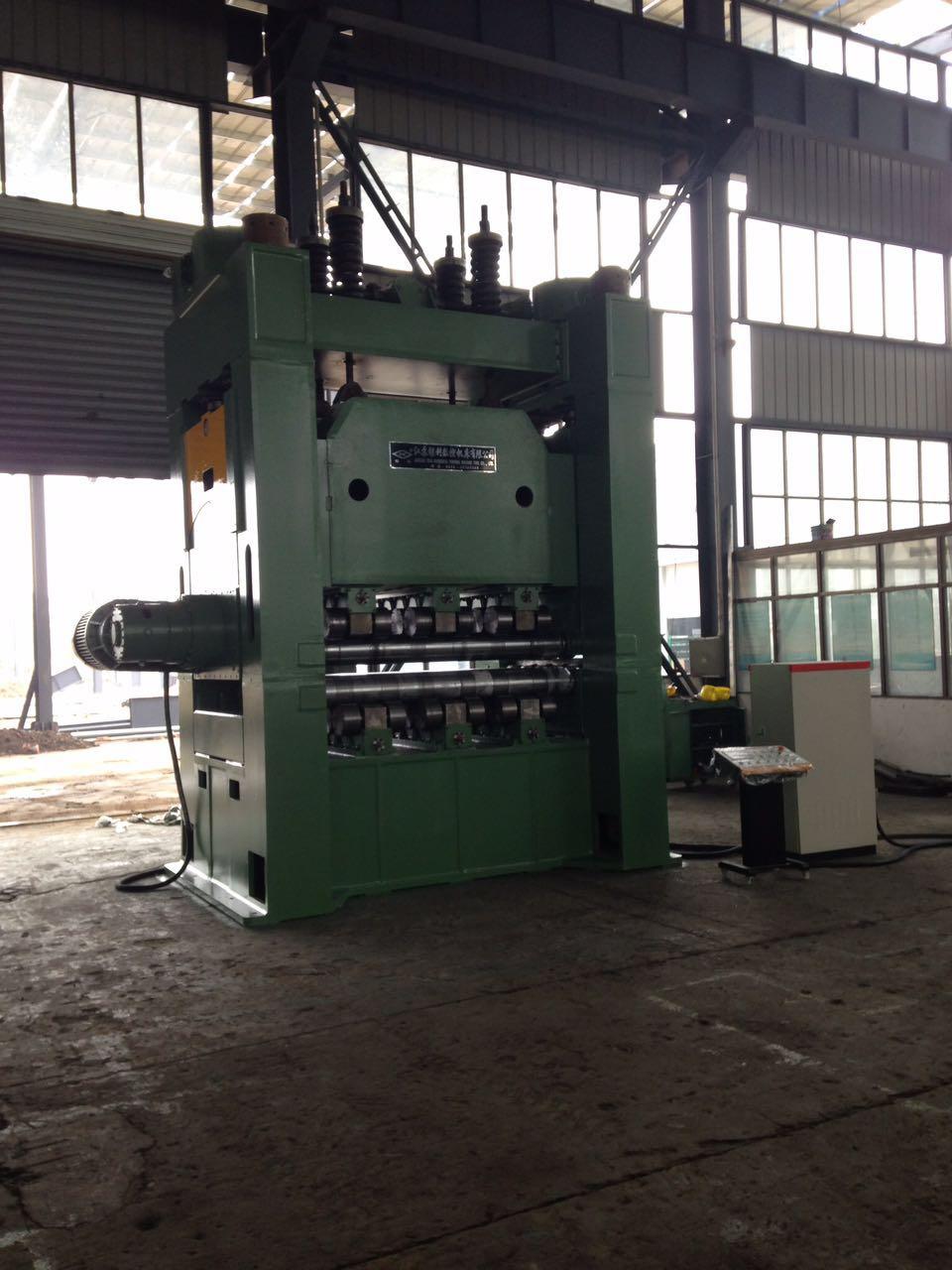 四重式(shi)中厚闆(pan)校平機(jī)