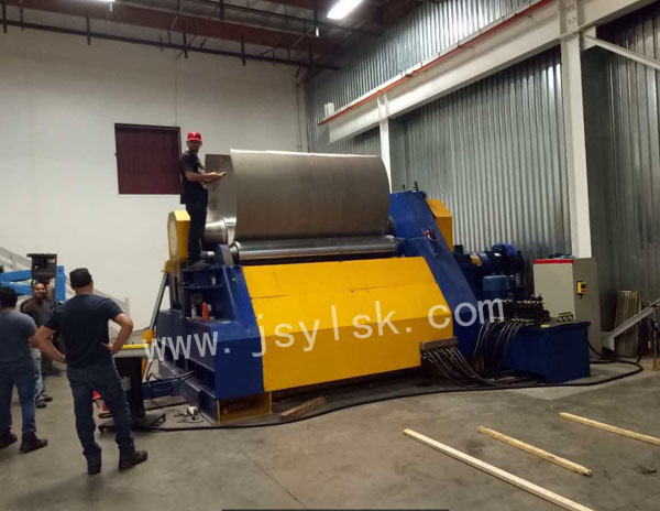 四(sì)輥卷闆機