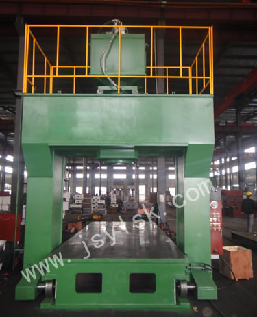 YL-78系(xi)列龍門式液壓機(ji)