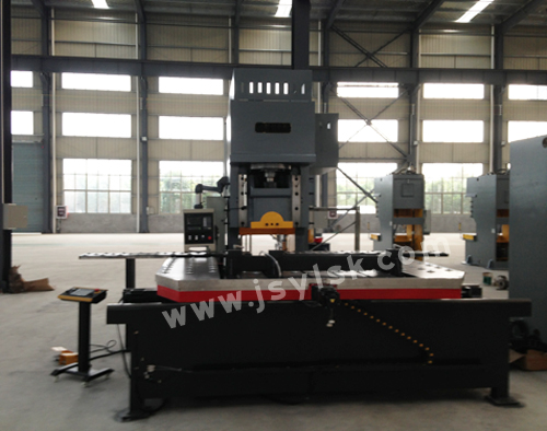 江(jiang)蘇聯創數(shu)控機床有(you)限公司