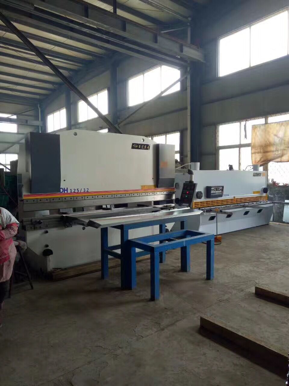 南通東(dōng)海機床制(zhi)造集團剪(jian)闆機折彎(wān)機客戶使(shǐ)用案例