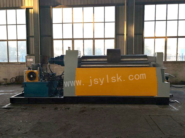 四輥(gǔn)卷闆機(ji)