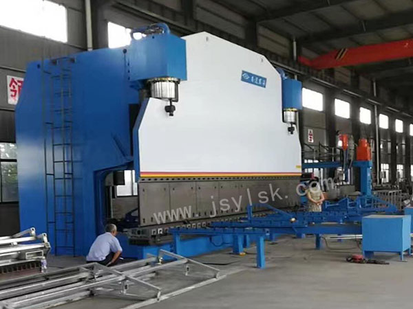 WE67K-1600/8000大(da)型折彎機(jī)