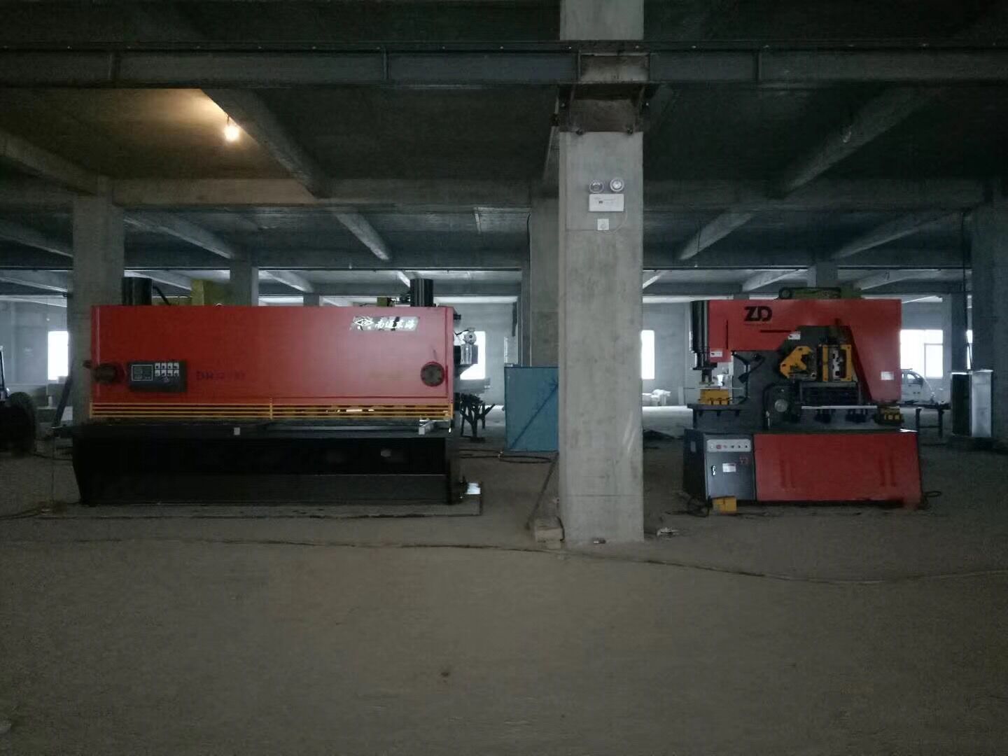 東海剪(jian)闆機沖床(chuáng)