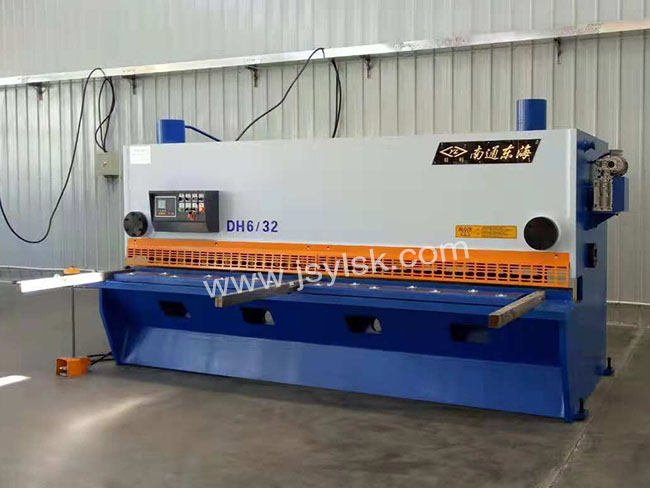 QC11Y-6*3200液壓剪(jian)闆機