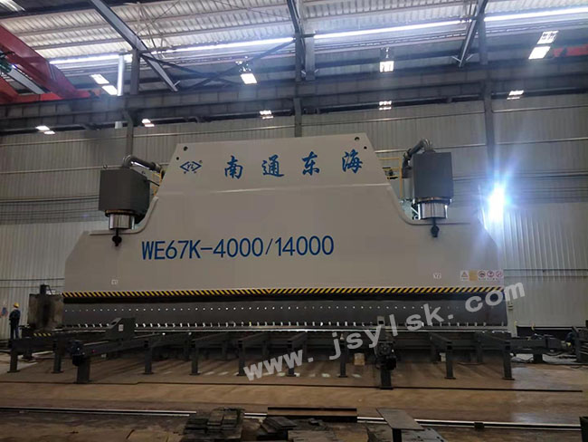 WE67K-4000/14000大(da)型數控折(shé)彎機