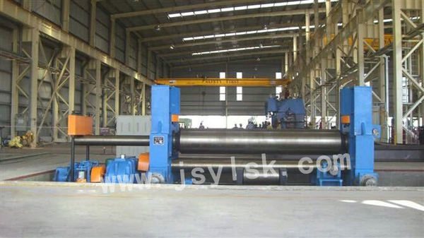 中小型(xíng)上輥萬能式卷闆(pan)機